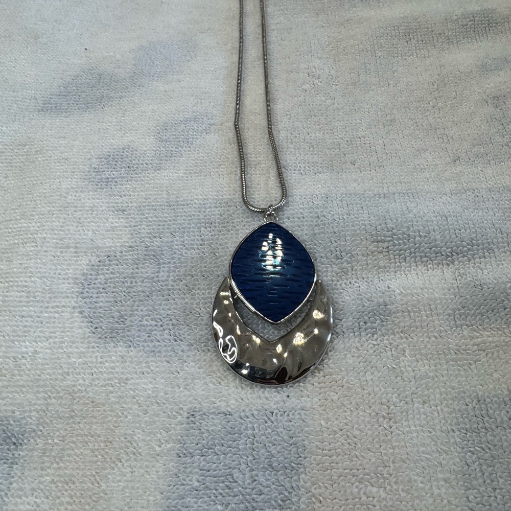 Silver Pendant Necklace with Blue Inset